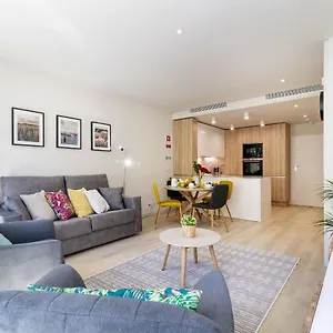 Modern & Stylish In Av. Da Liberdade By Lovelystay Appartamento